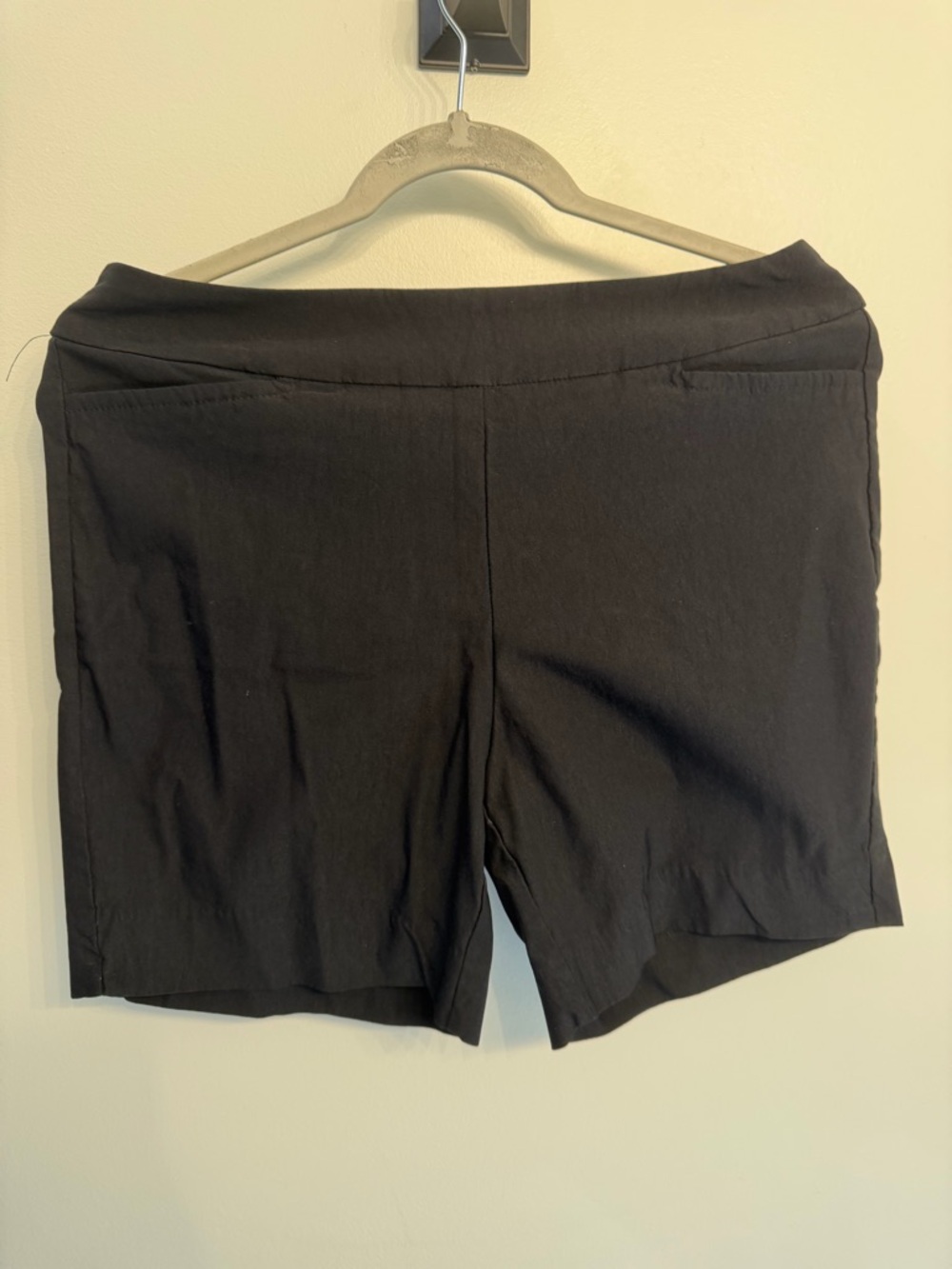 Anthony’s Resortwear Classic Women’s Black Pull-On Shorts Size 10
